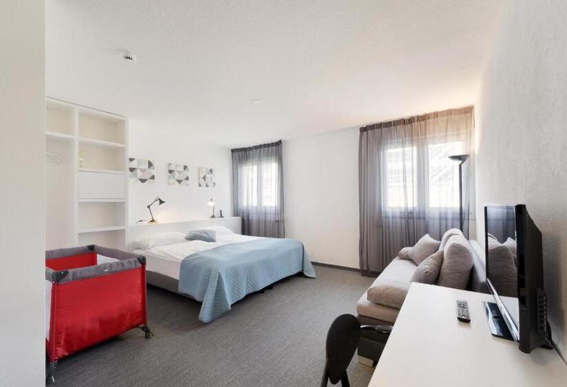 חדר משפחתי, Des Mosaiques