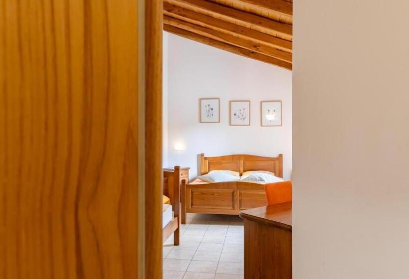 חדר משפחתי, Il Castagno