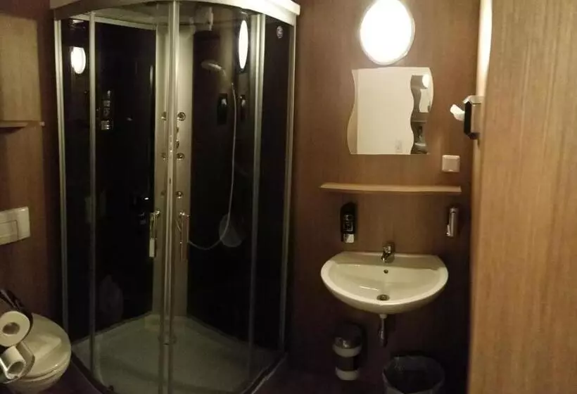 Standard Single Room, Kaiserrast