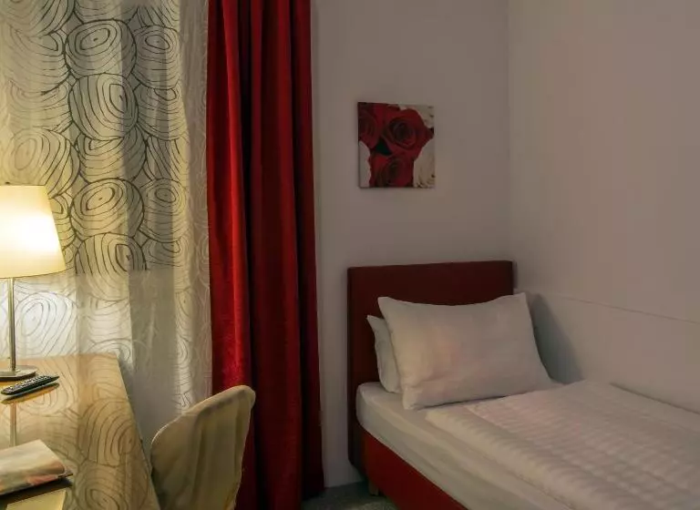 Standard Single Room, Kaiserrast