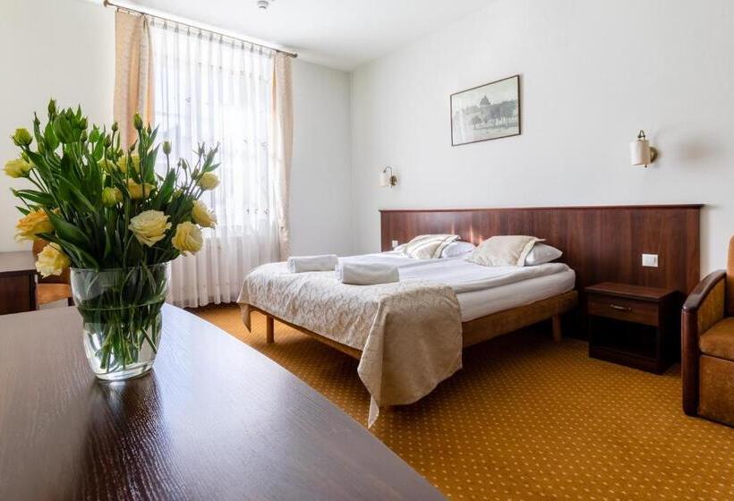 디럭스 룸, Kamienica Szefferów 1848 R