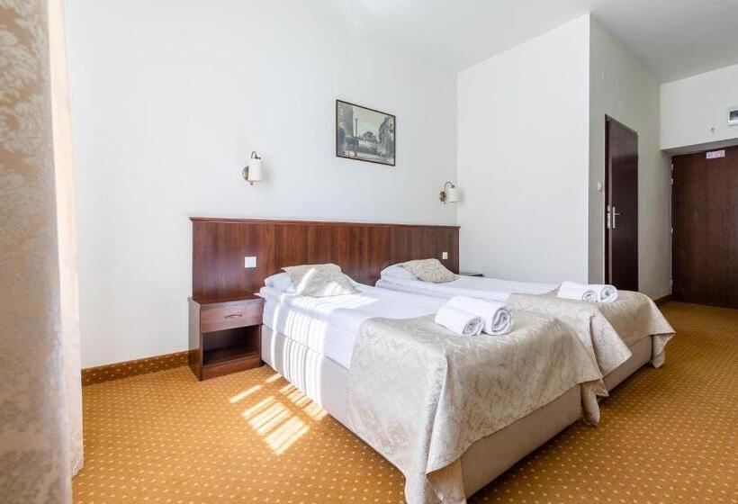 스탠다드 룸, Kamienica Szefferów 1848 R