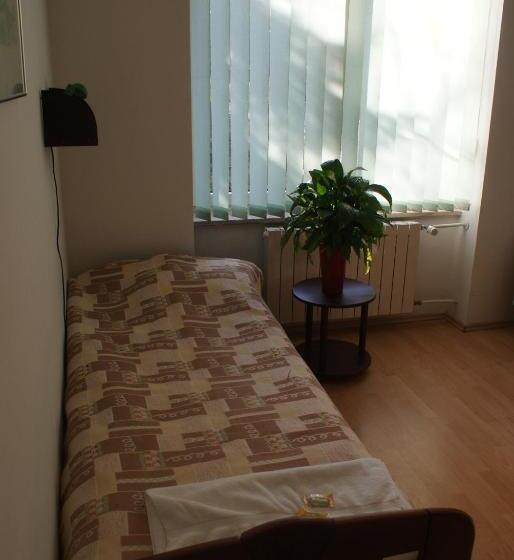 スタンダードシングルルーム, Monttis