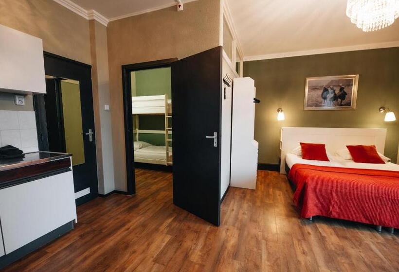 استودیو خانوادگی, Renesse