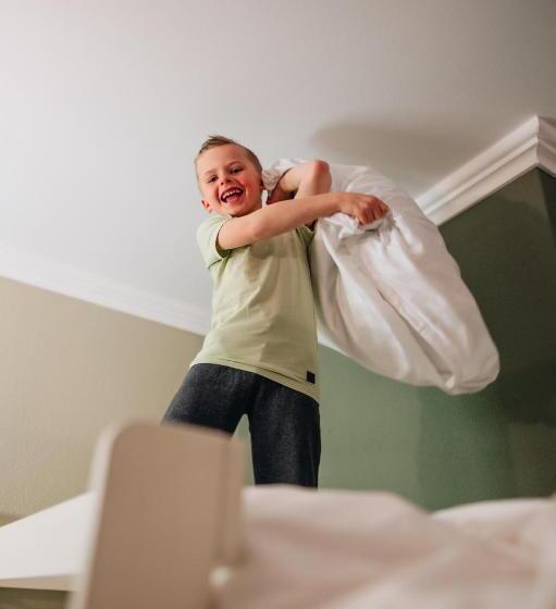 استودیو خانوادگی, Renesse