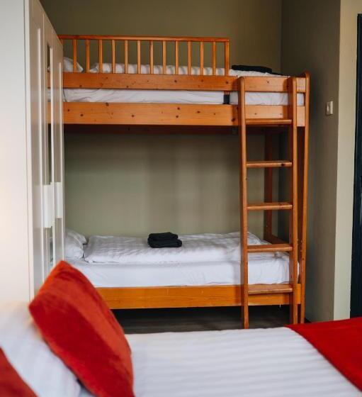 اتاق خانوادگی, Renesse