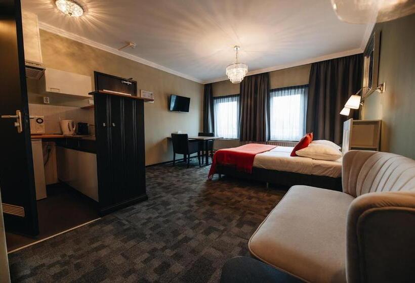 استودیوی لوکس, Renesse