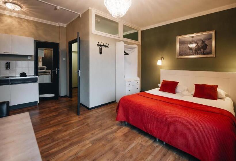 استودیو خانوادگی, Renesse