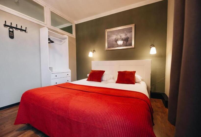 استودیو خانوادگی, Renesse