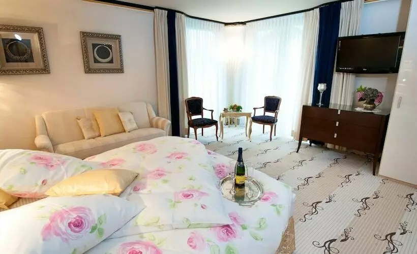 山の見えるジュニアスイート, Residenz Alexado