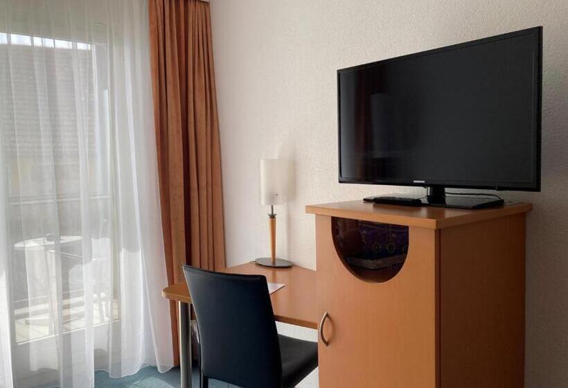 غرفة قياسية فردية, Rössli Hurden