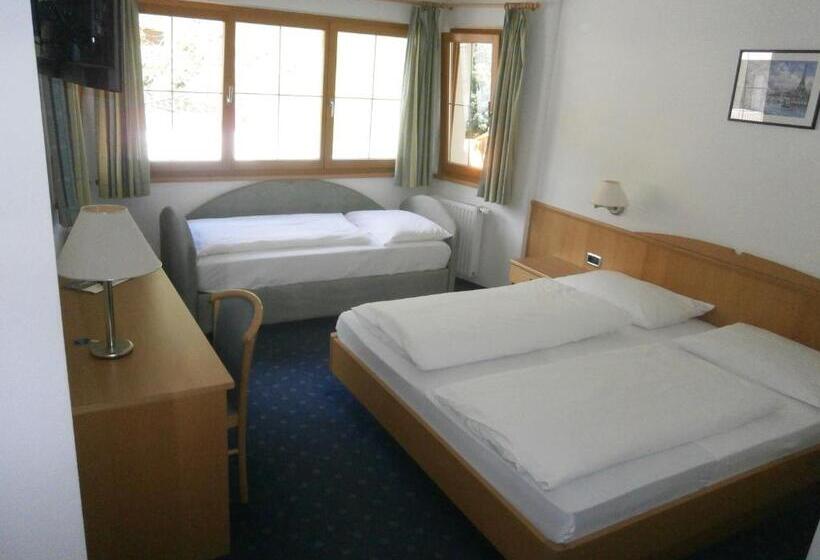 חדר קלאסי לשלושה, Schölzhorn Superior