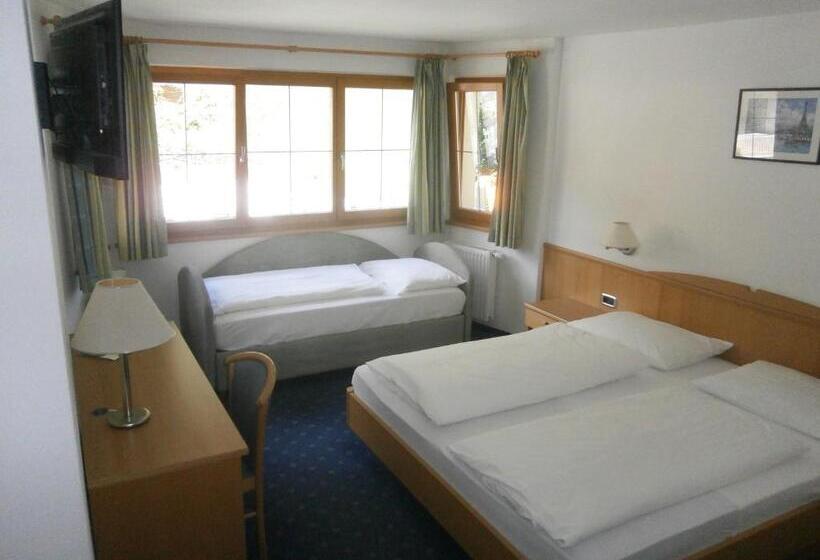 חדר קלאסי לשלושה, Schölzhorn Superior