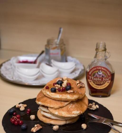 클래식 룸 킹 침대, Simfonia Boutique