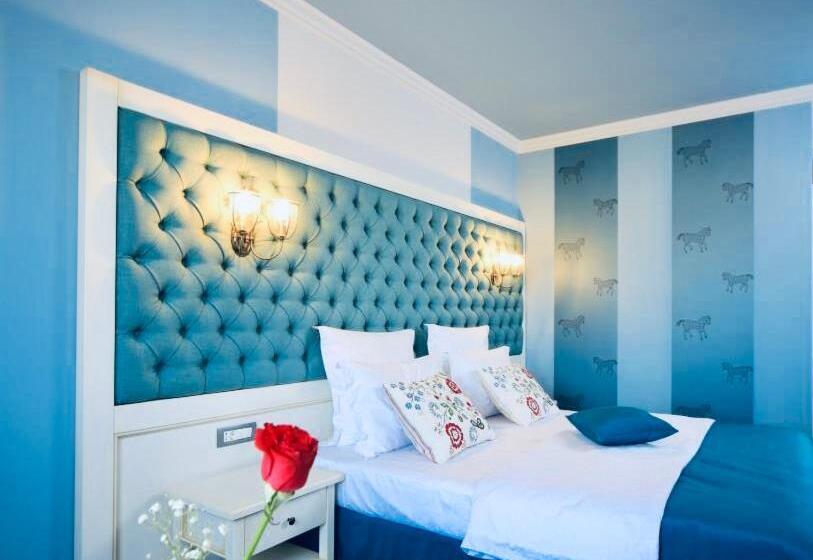 스탠다드 룸 킹사이즈 침대, Simfonia Boutique