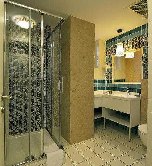 스탠다드 룸 킹사이즈 침대, Simfonia Boutique