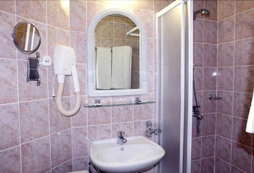 חדר סטנדרט יחיד, Yubileynaya