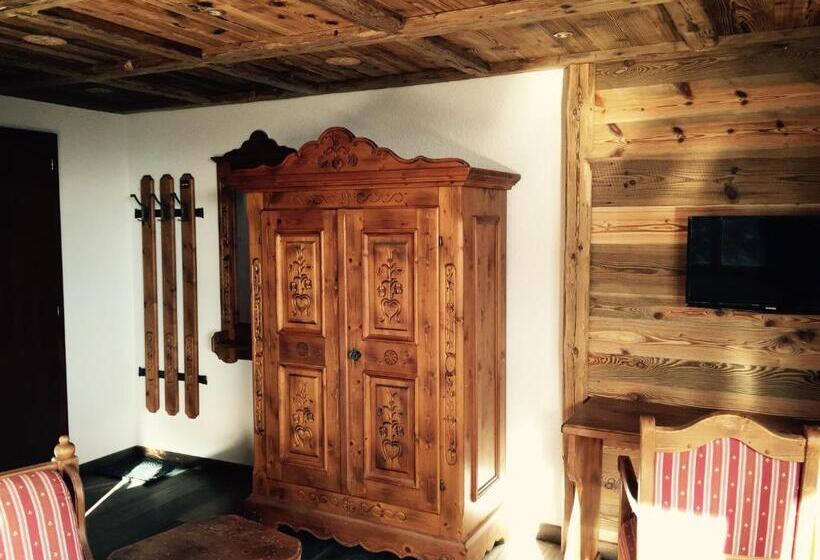 山の見えるジュニアスイート, Le Grand Chalet