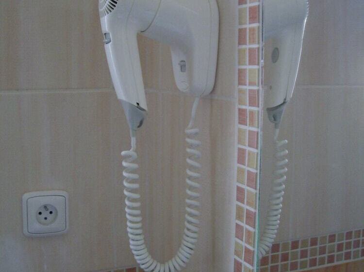 غرفة قياسية ثلاثية, Parkhotel Terezín