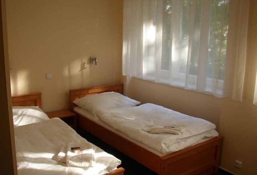 Номер Стандарт Трехместный, Parkhotel Terezín