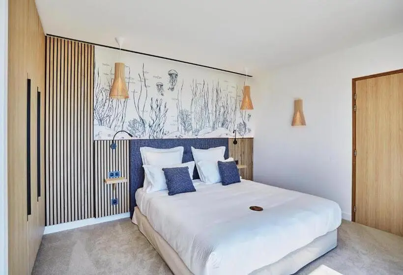 Standard Room King Size Bed, Eden