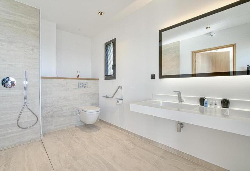 带大床的标准间, Eden