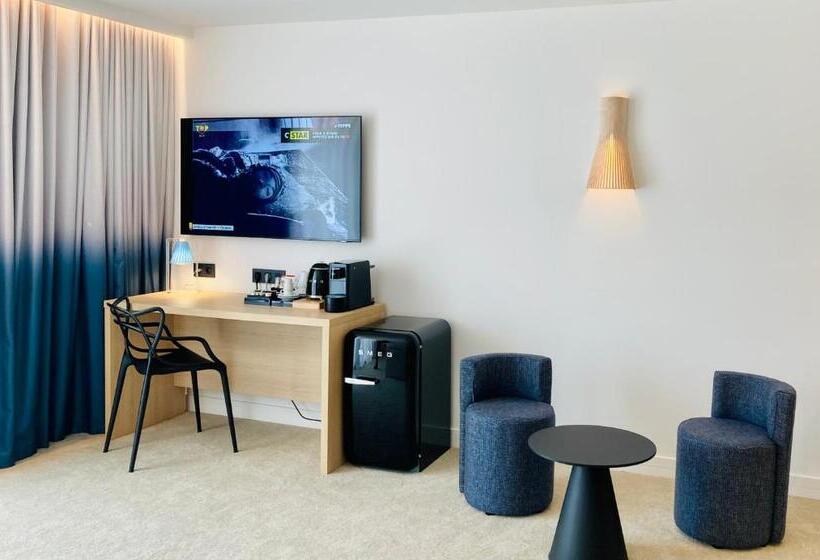 豪华海景房, Eden