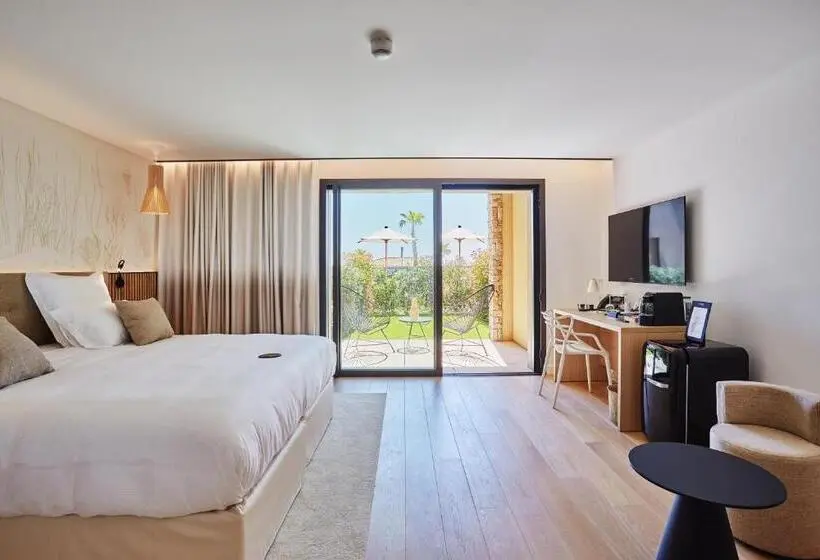 Deluxe Room, Eden