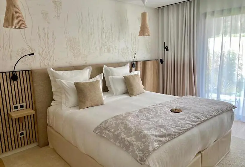 Superior Room, Eden