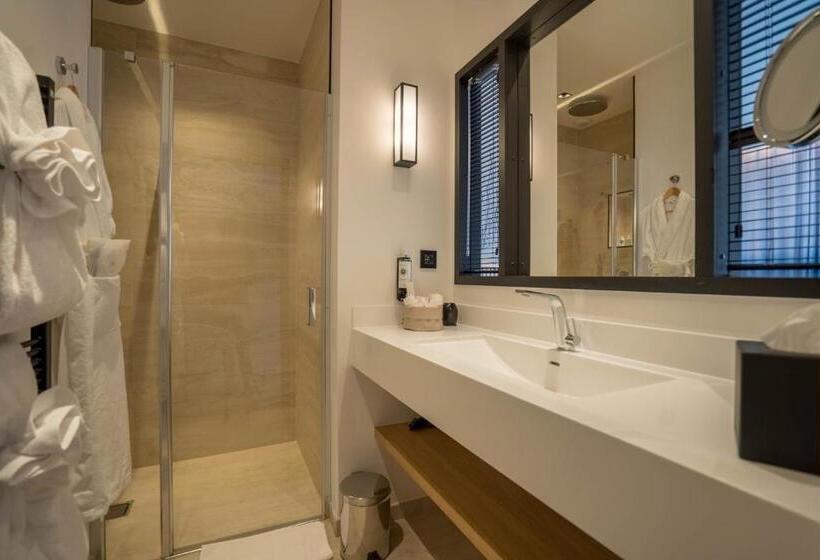 高级大房间, Eden