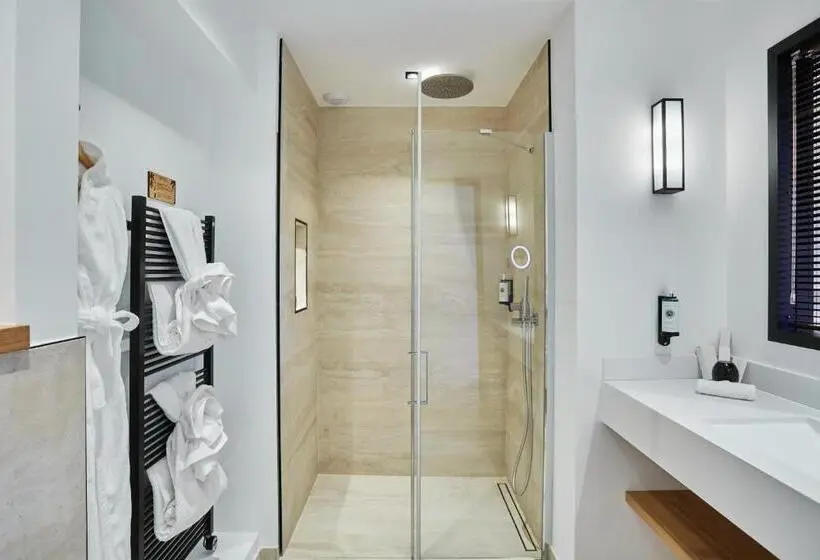 Standard Room, Eden