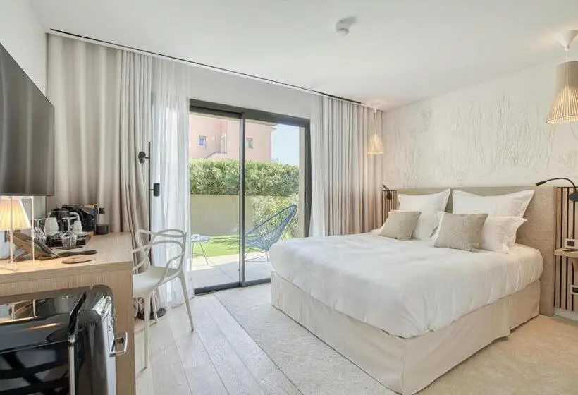 Standard Room, Eden