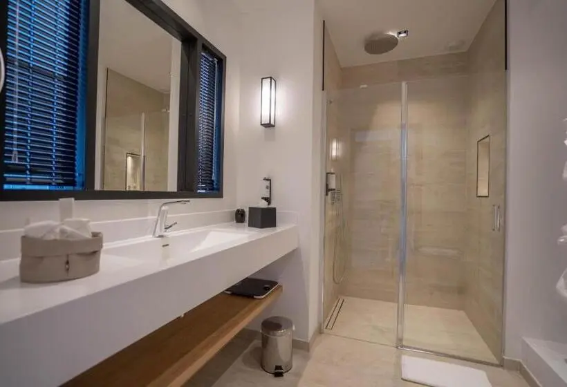 Standard Room, Eden