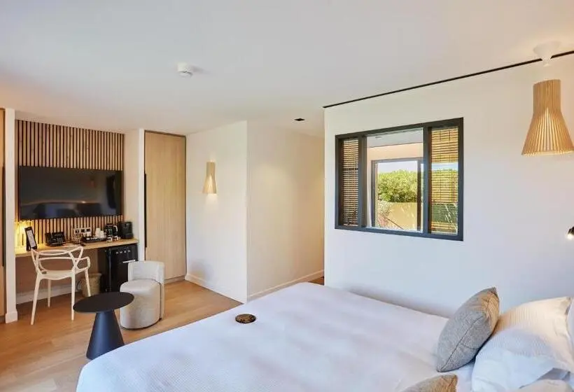 Superior Room, Eden