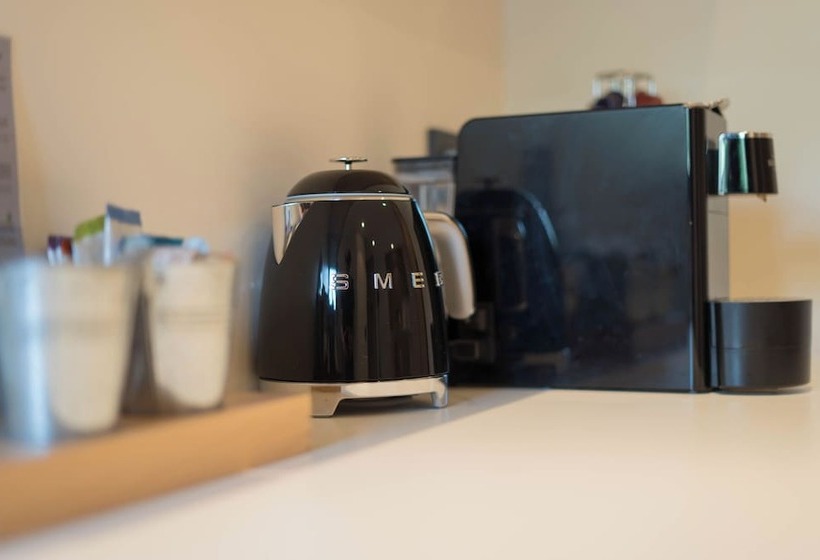 豪华海景房, Eden