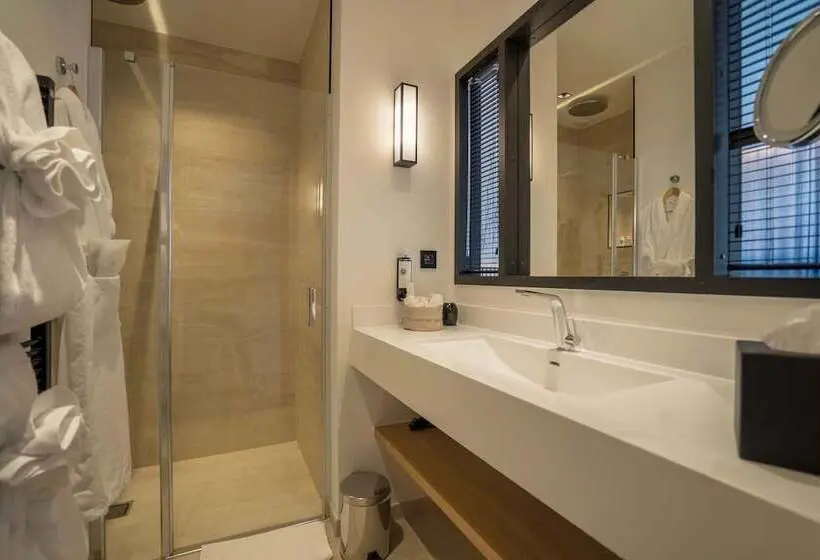 Superior Room, Eden