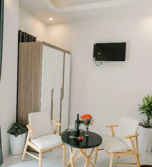 اتاق لوکس با بالکن, Hailey S House