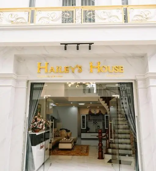 اتاق سوپریور, Hailey S House