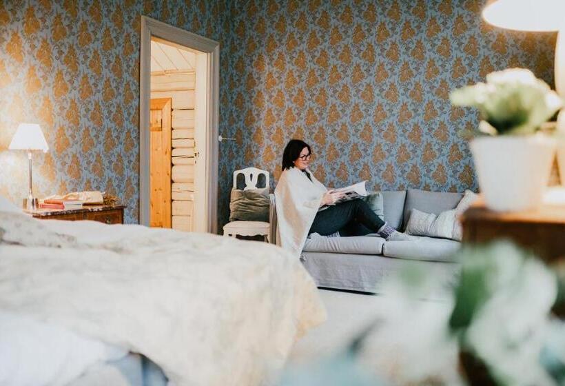 四人标准间, Salaisen Puutarhan Majatalo