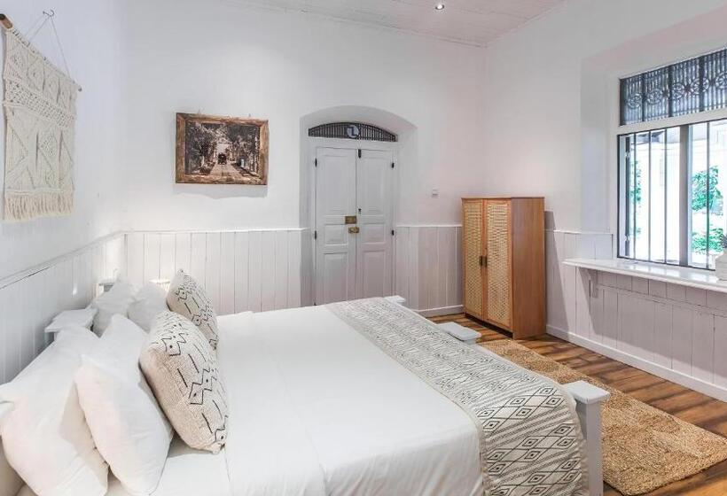 豪华房间, We Escape