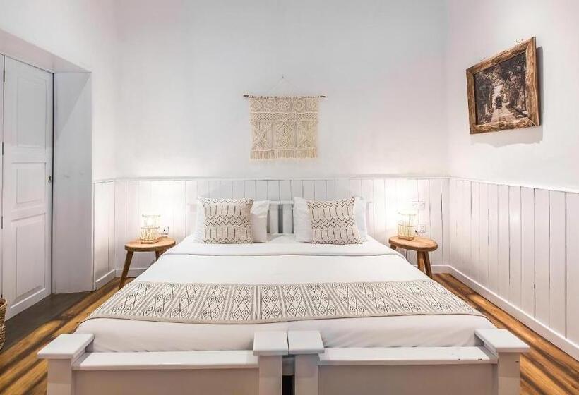 豪华房间, We Escape