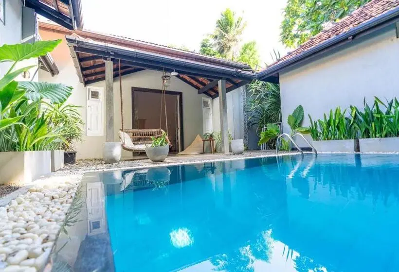 Suite with Pool, We Escape