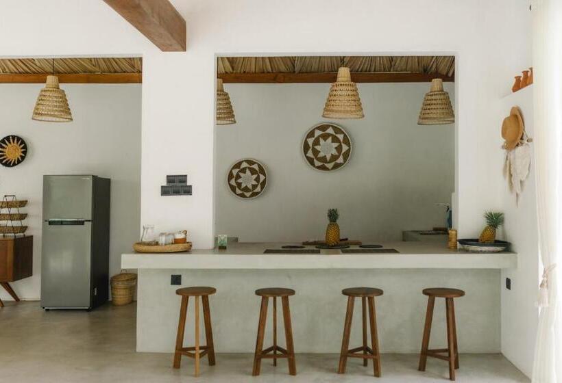 带2个卧室的别墅, We Escape