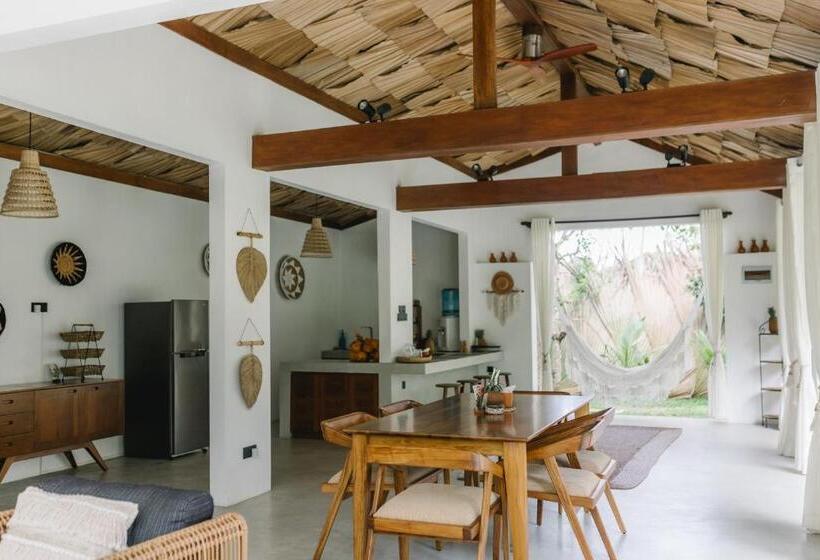 带2个卧室的别墅, We Escape