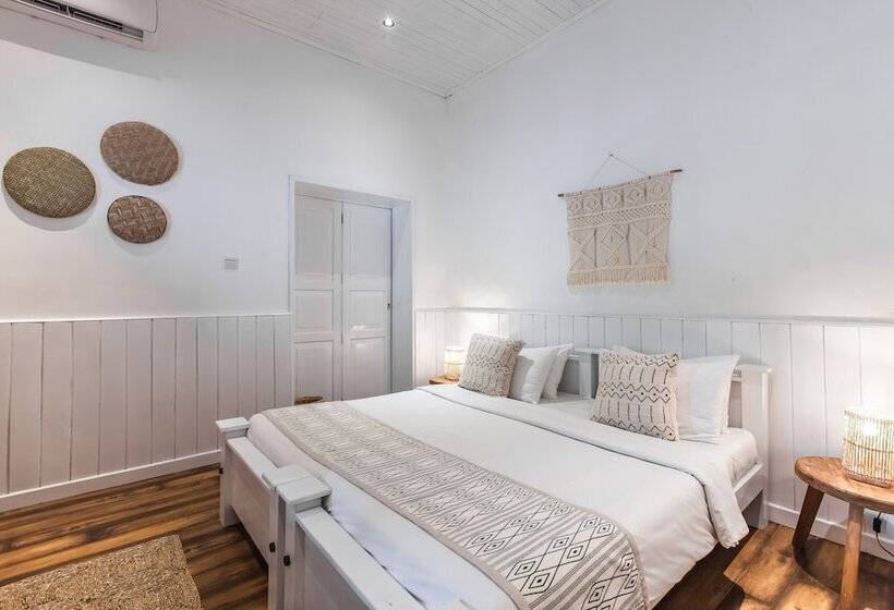 豪华房间, We Escape