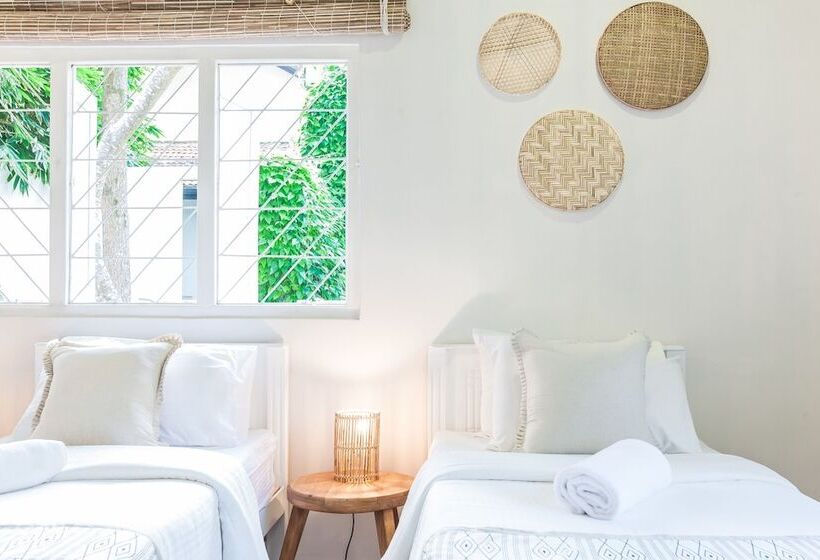 共用房间的床, We Escape