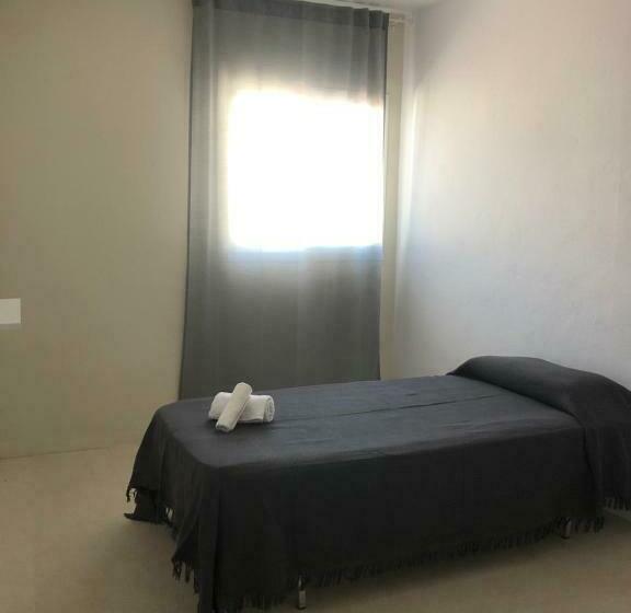 اتاق استاندارد با بالکن, Hostal Santa Calma