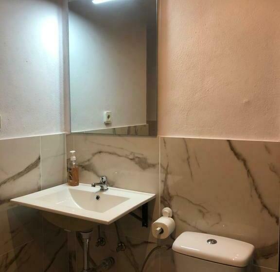 اتاق استاندارد با بالکن, Hostal Santa Calma