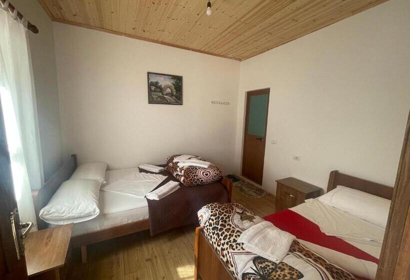 Трехместный Номер Базовый, Guest House “ Center Theth “