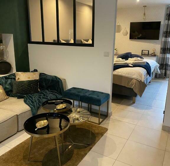 デラックスルーム, La Suite De Charme Du Mas De La Fontaine De Jonquier Avec Spa Privatif